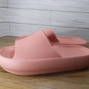 32% Cool Slides Sandals Women's M 7.5-8.5 Slip On Comfort